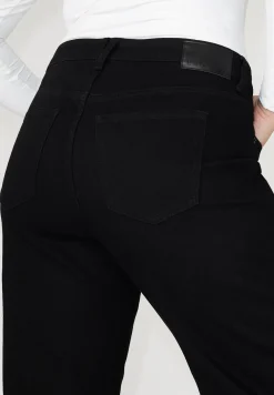 The Naomi Comfort Stretch Straight Leg Jean